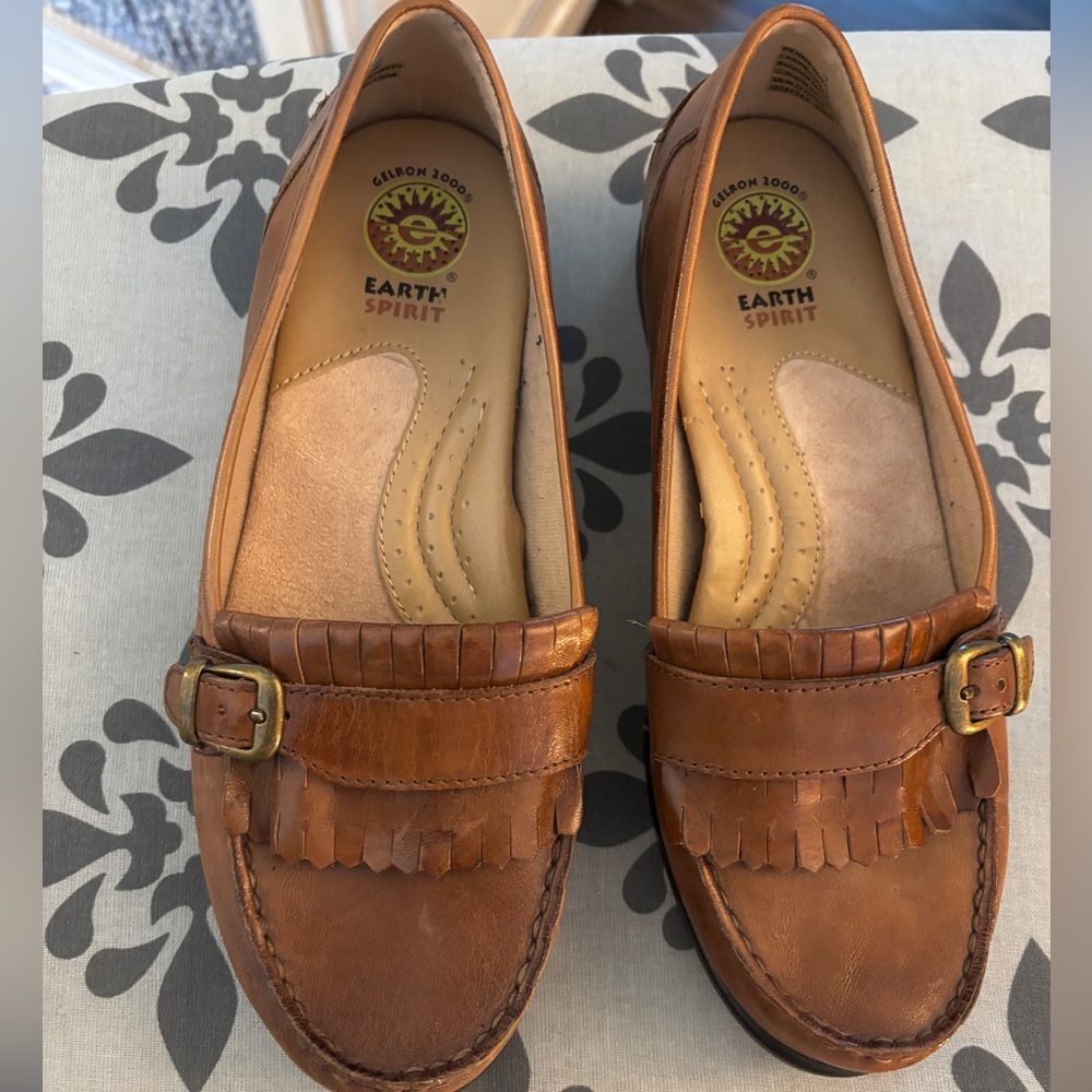 Earth Spirit Women’s Tan Leather Loafers